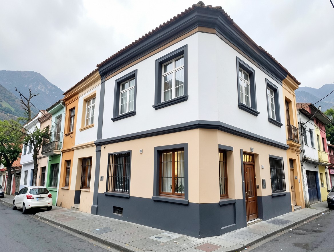 Fachada residencial con pintura renovada